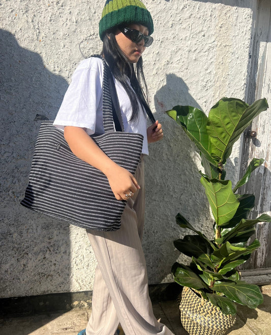 Handmade Cotton Tote Bag: Chain Detail, Zipper Closure