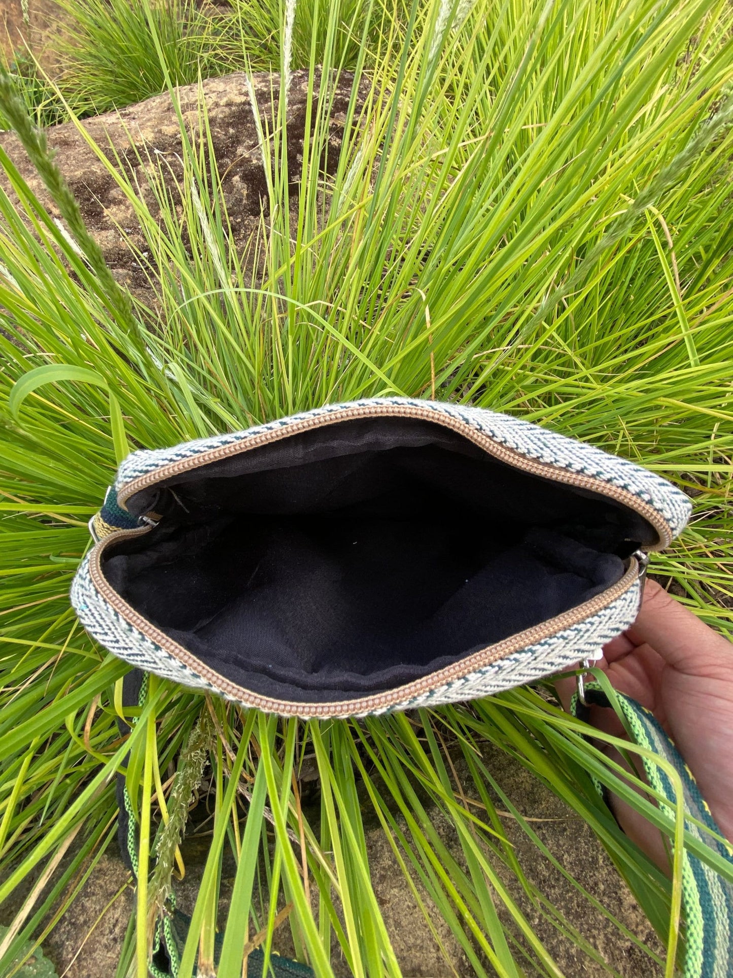Boho Hemp Crossbody Bag: Handmade 5-Pocket Mini Purse
