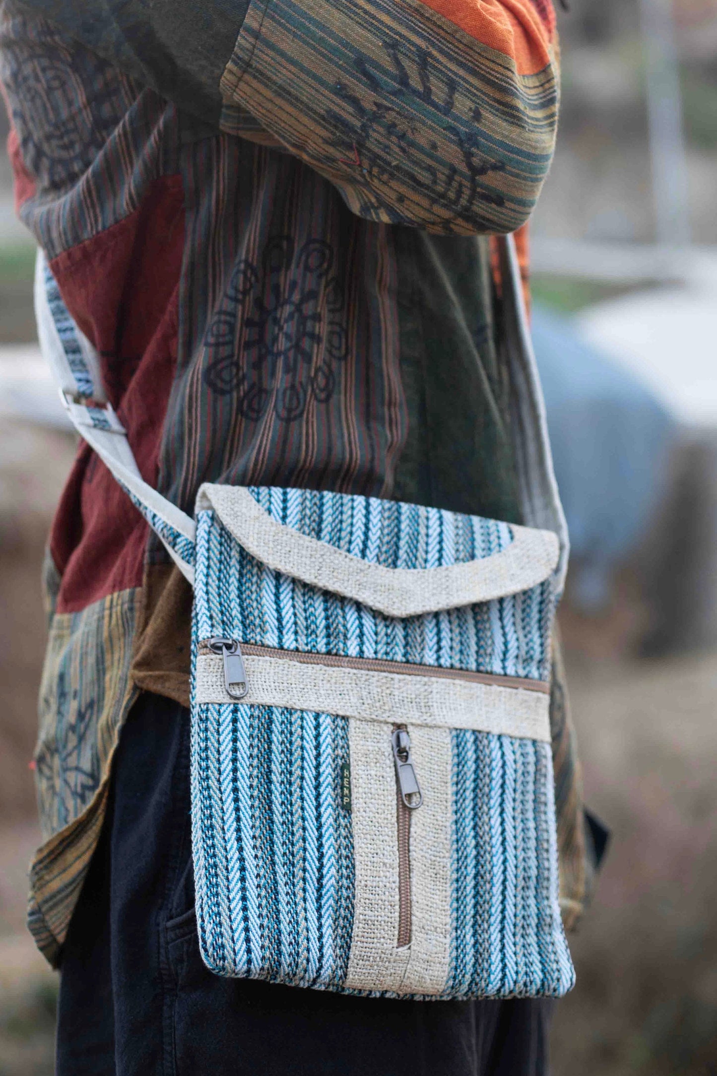 Boho Hemp Crossbody Bag: Handmade 3-Pocket Mini Purse