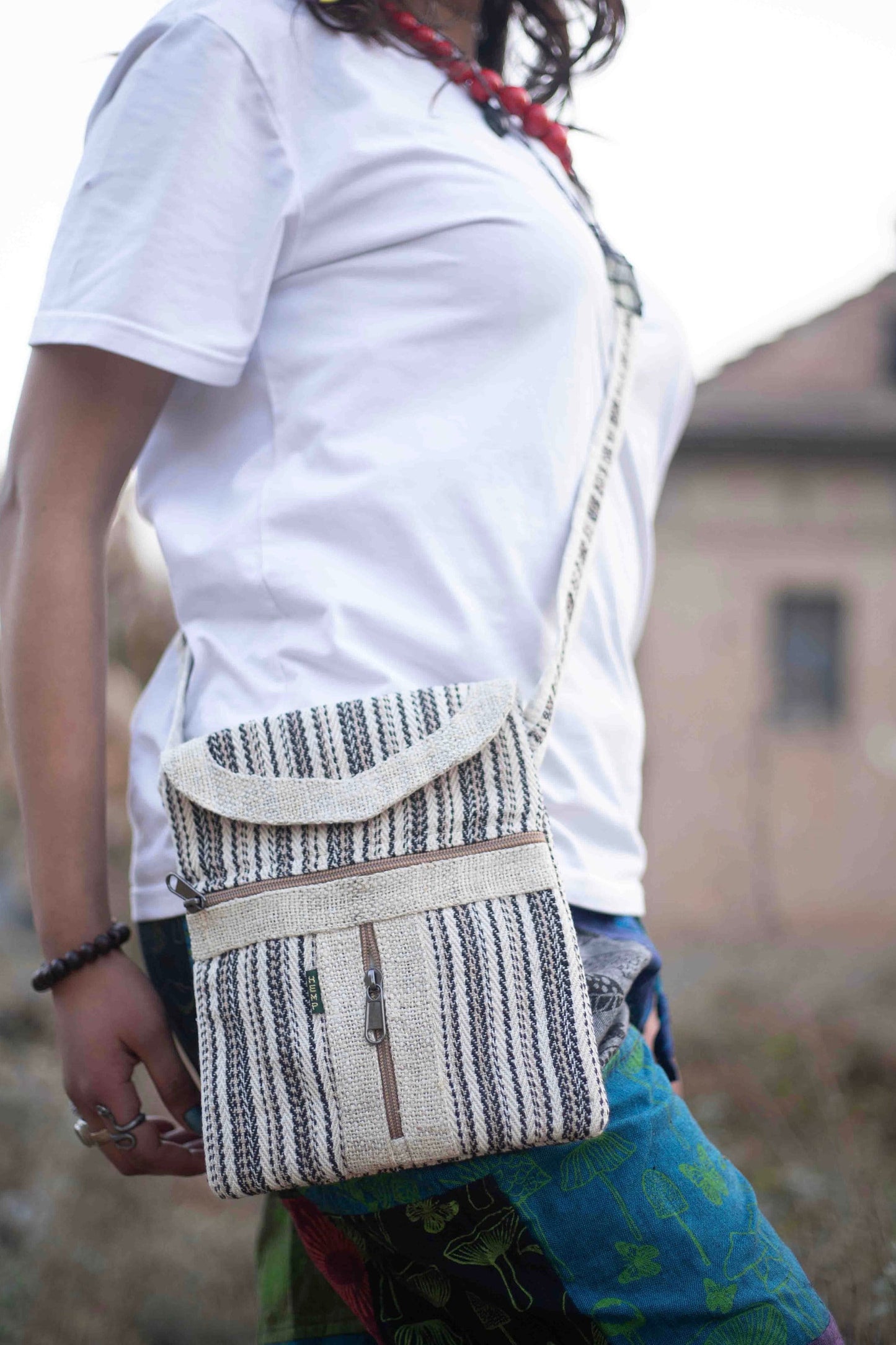 Boho Hemp Crossbody Bag: Handmade 3-Pocket Mini Purse