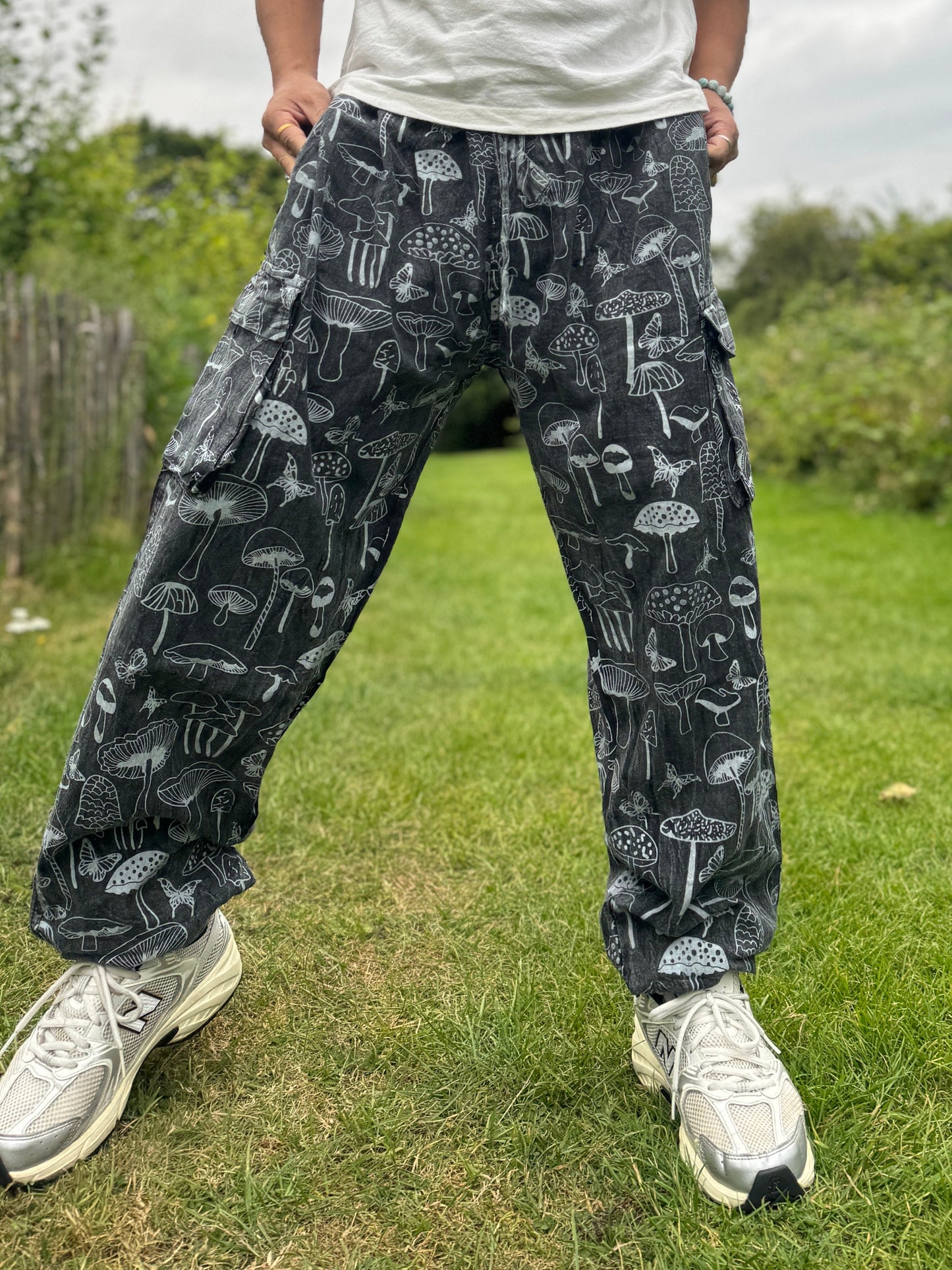 Mushroom Print Hippie Trousers: Eco-Friendly Festival Yoga Pants