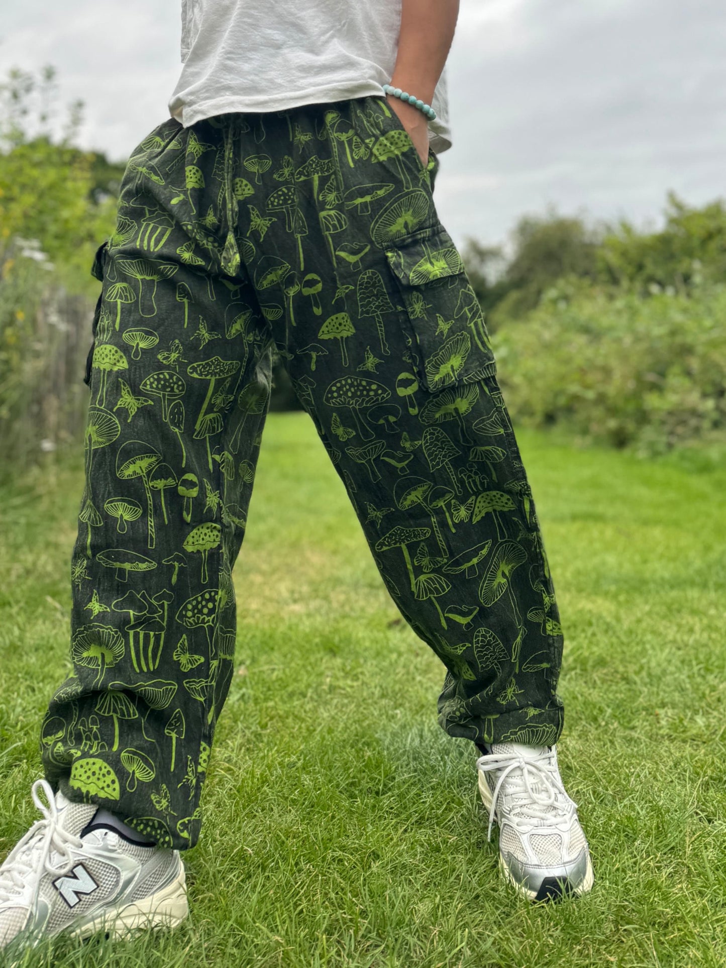 Mushroom Print Hippie Trousers: Eco-Friendly Festival Yoga Pants