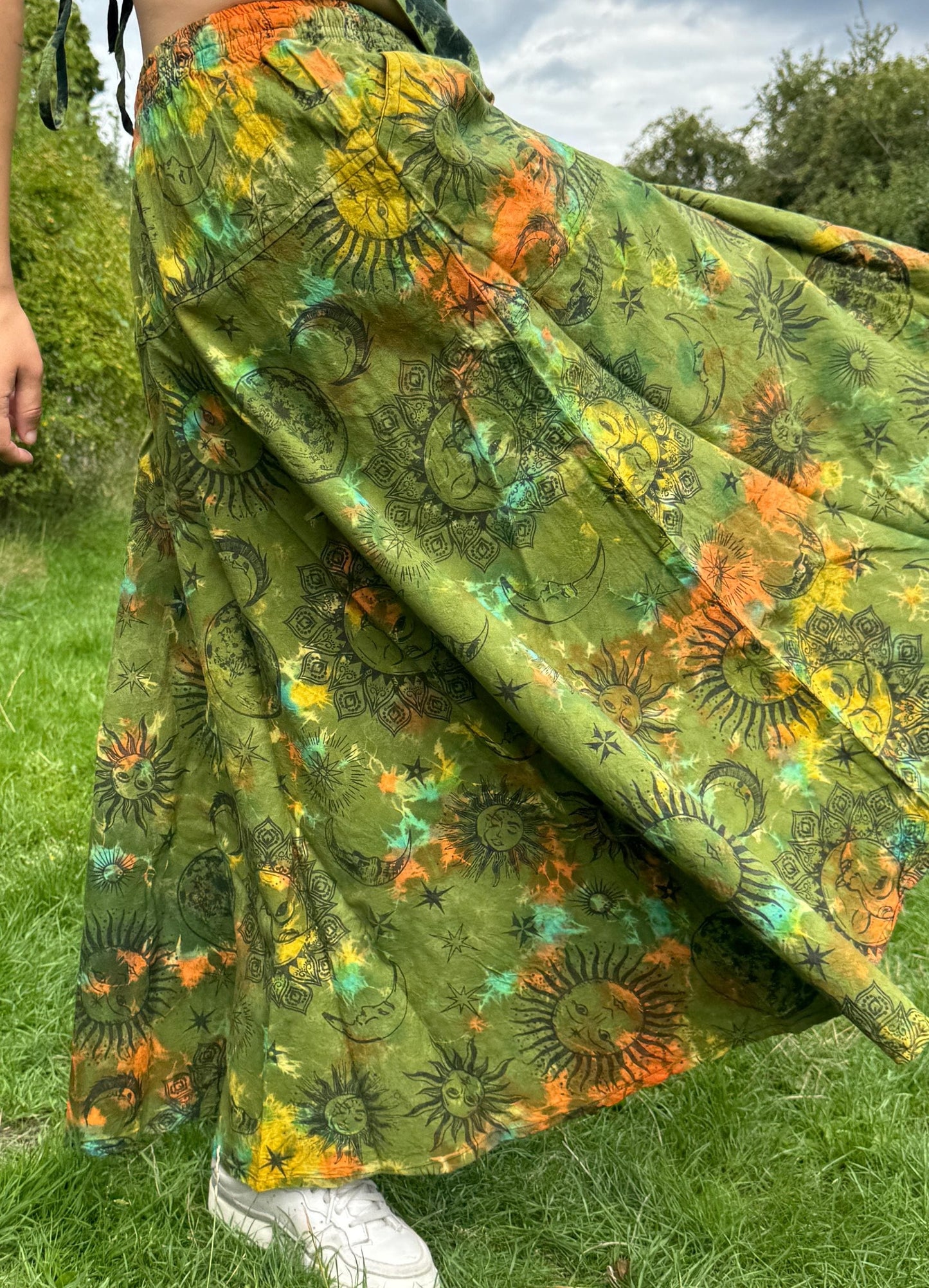 Hippie Boho Tie-Dye Maxi Skirt with Celestial Sun & Moon Print – Handmade Stone-Washed Festival Skirt